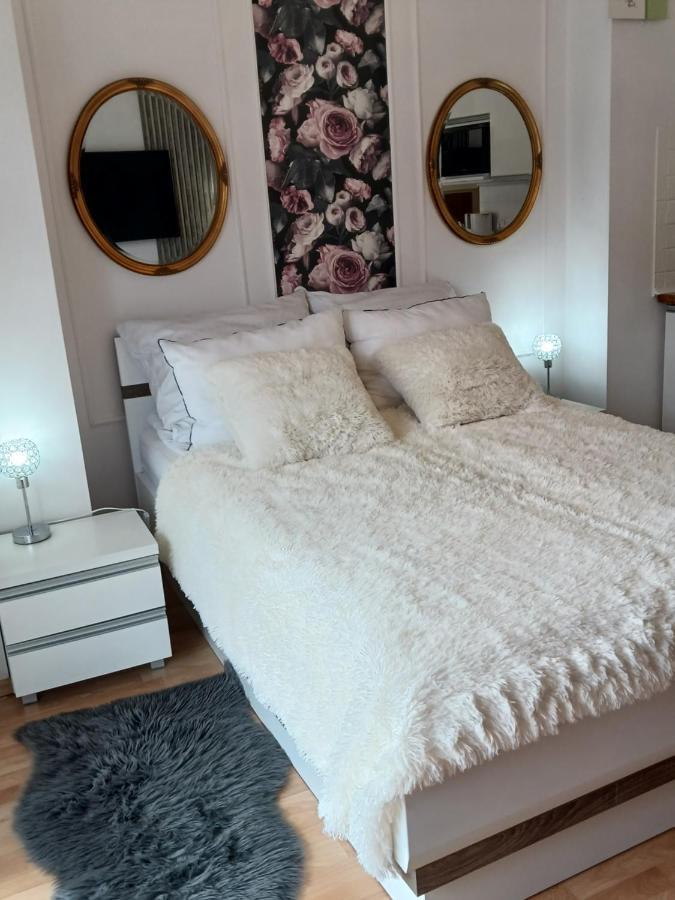 Ferienwohnung Uzdrowiskowa "Trzy Korony" Swinemünde Exterior foto